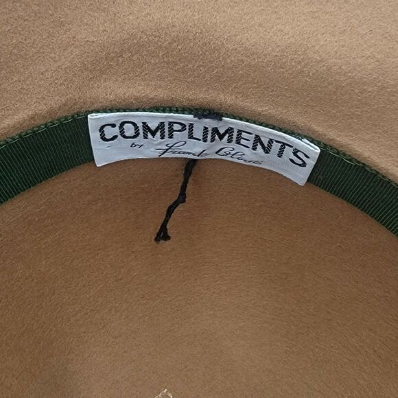 Compliments by Frank Olive Beige 100% Wool Tally Ho Dome Hat 70s 80s Equestrian